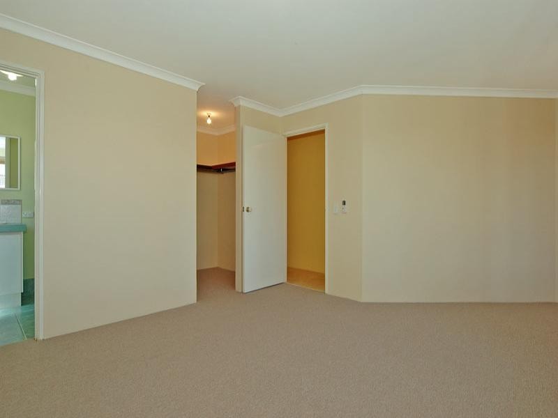 45 Lombardy Cresc, Caversham WA 6055