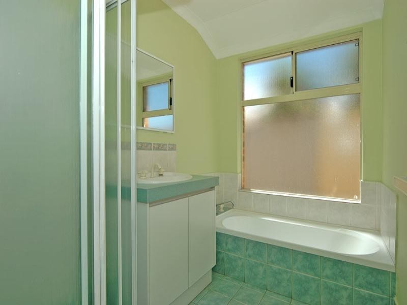 45 Lombardy Cresc, Caversham WA 6055