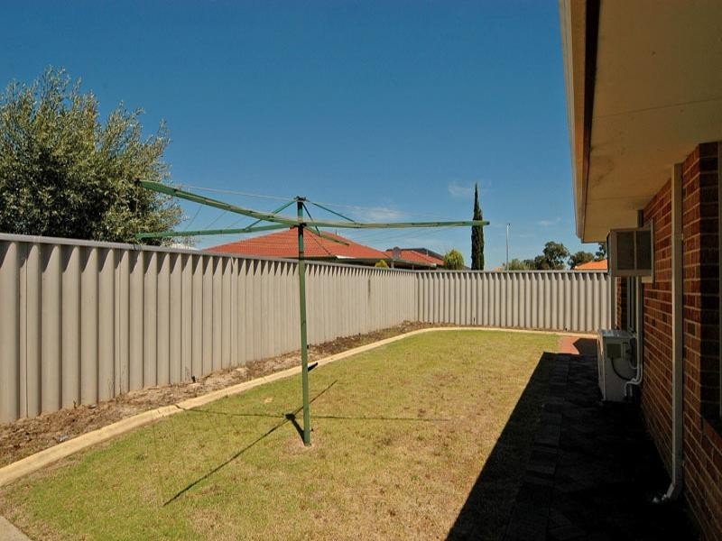 45 Lombardy Cresc, Caversham WA 6055