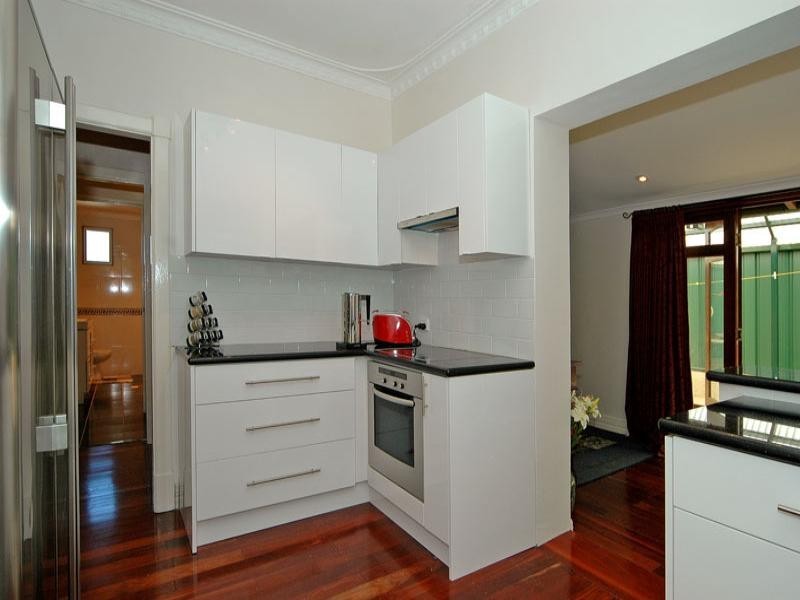 1/67 Walpole Street, St James WA 6102