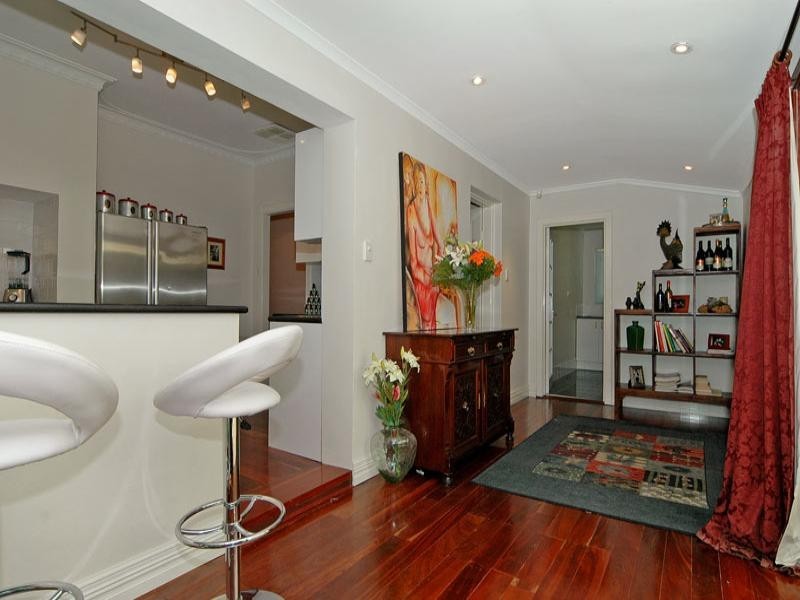 1/67 Walpole Street, St James WA 6102