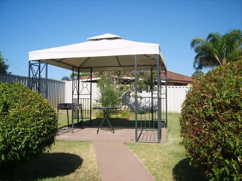 4 Rhine Cresc, Beechboro WA 6063