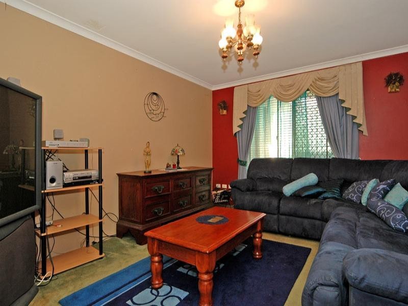 26 Rhine Crescent, Beechboro WA 6063