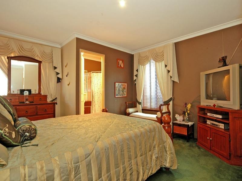 26 Rhine Crescent, Beechboro WA 6063