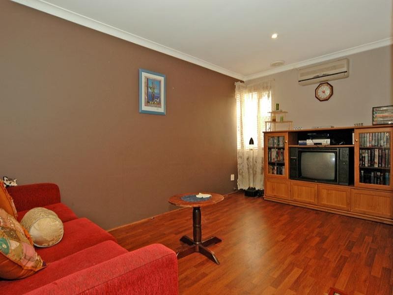 26 Rhine Crescent, Beechboro WA 6063