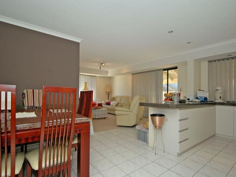 42 Lombardy Crescent, Caversham WA 6055