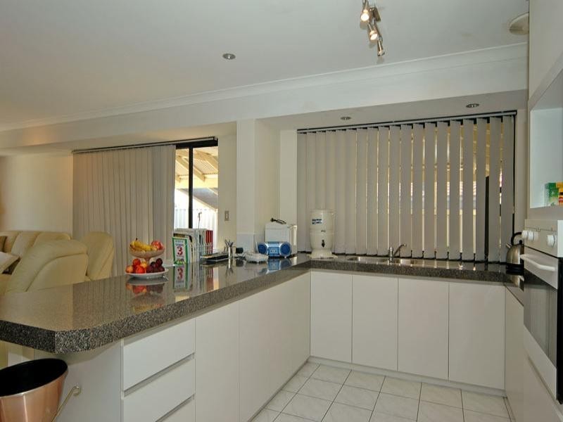 42 Lombardy Crescent, Caversham WA 6055