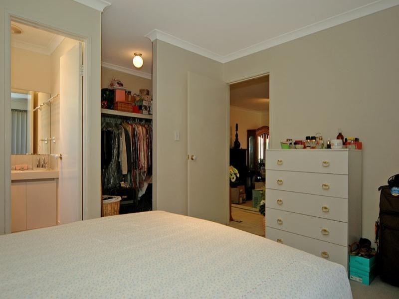 42 Lombardy Crescent, Caversham WA 6055