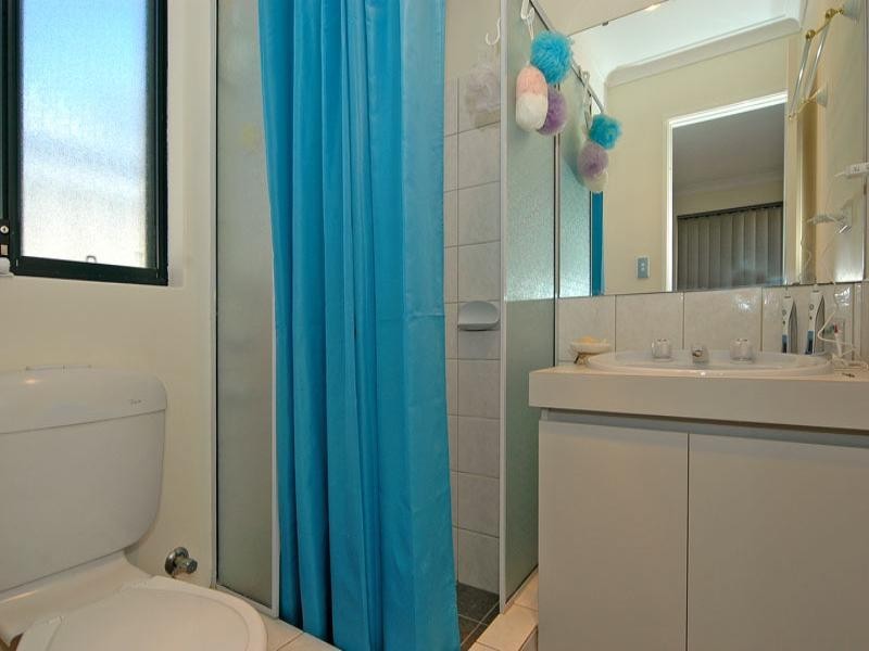 42 Lombardy Crescent, Caversham WA 6055