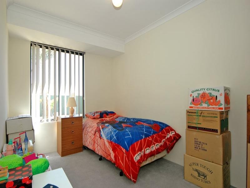 42 Lombardy Crescent, Caversham WA 6055