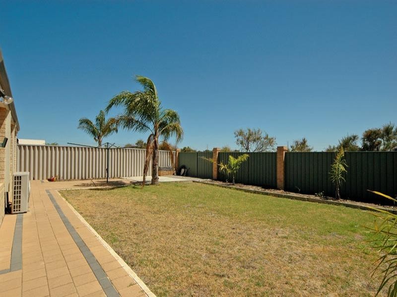 42 Lombardy Crescent, Caversham WA 6055