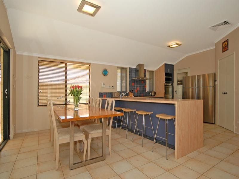 4 Fairywren Drive, Beechboro WA 6063