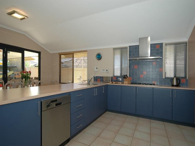 4 Fairywren Drive, Beechboro WA 6063