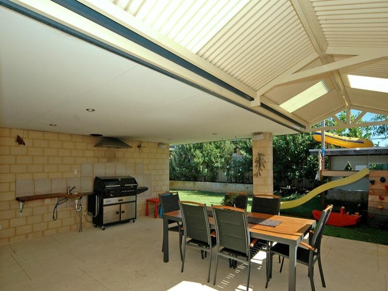 4 Fairywren Drive, Beechboro WA 6063