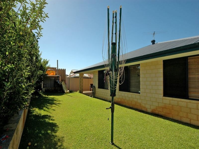 4 Fairywren Drive, Beechboro WA 6063