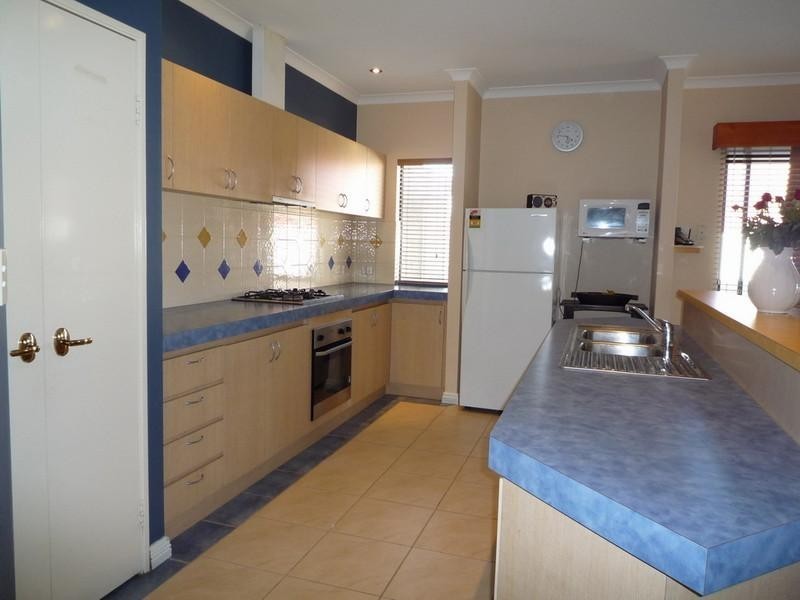 10 Springview Circle, Beechboro WA 6063