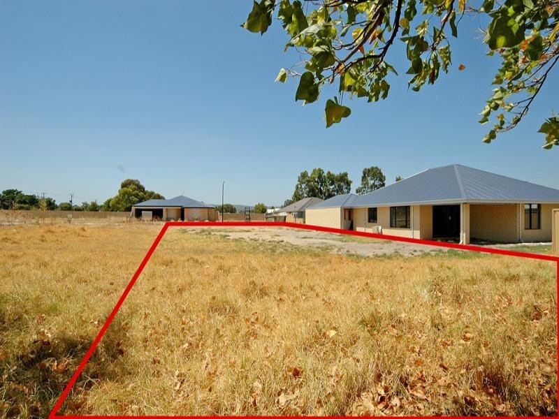 10 Holywell Street, Middle Swan WA 6056