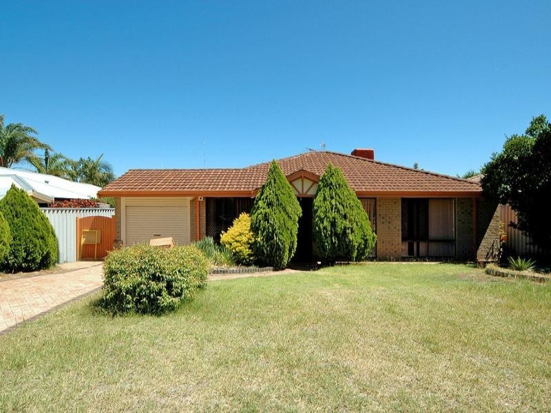 6 Hydrangea Place, Alexander Heights WA 6064