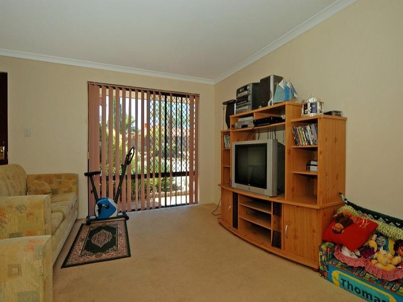 6 Hydrangea Place, Alexander Heights WA 6064