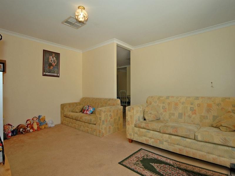 6 Hydrangea Place, Alexander Heights WA 6064