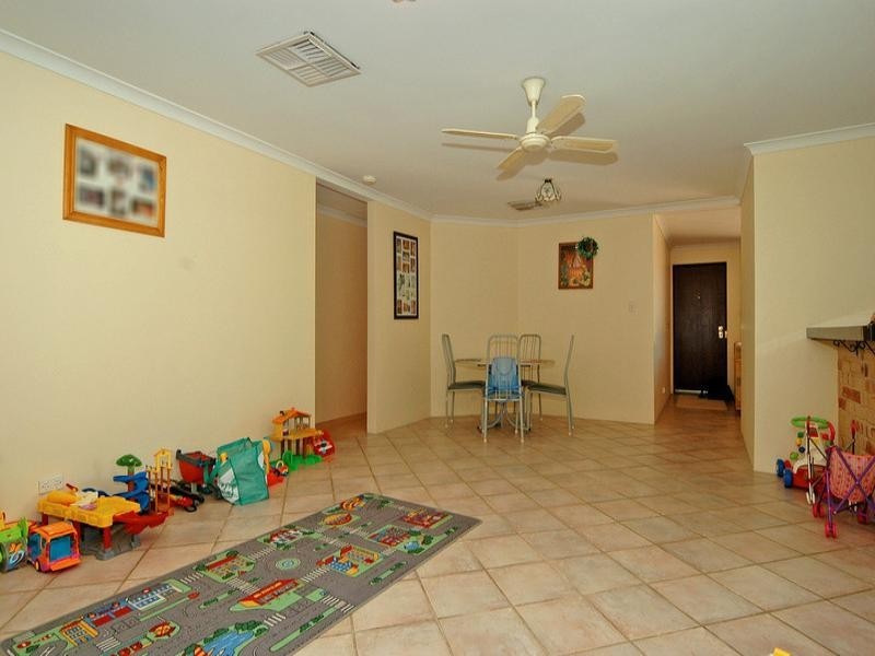 6 Hydrangea Place, Alexander Heights WA 6064