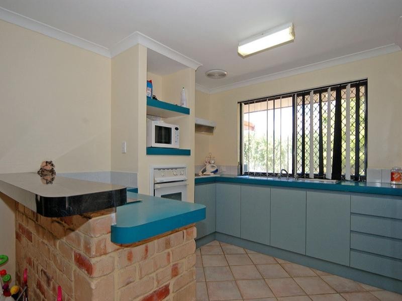 6 Hydrangea Place, Alexander Heights WA 6064