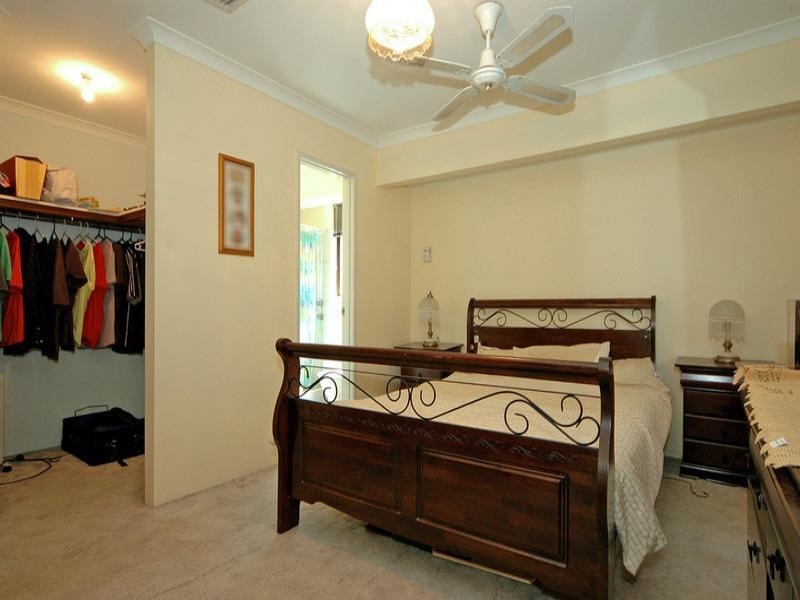 6 Hydrangea Place, Alexander Heights WA 6064