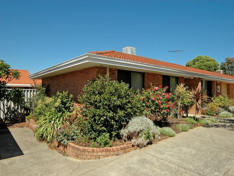 2/64 Ivanhoe Street, Bassendean WA 6054