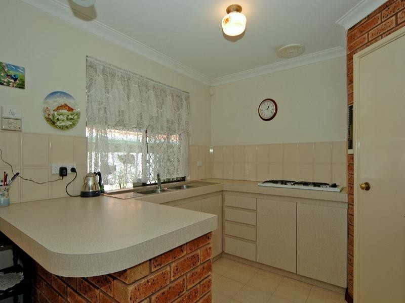 2/64 Ivanhoe Street, Bassendean WA 6054