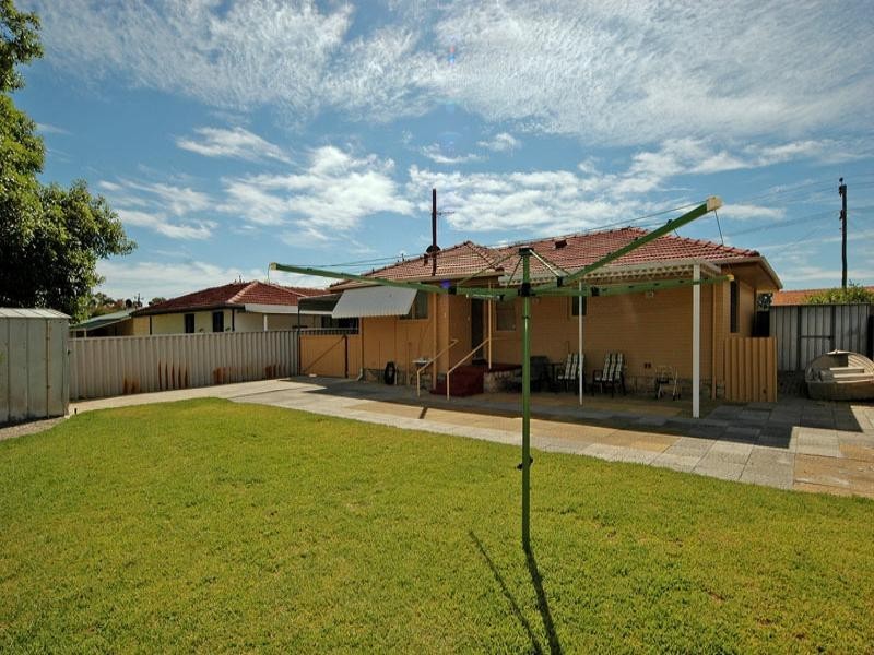 63 Sturtridge Road, Lockridge WA 6054