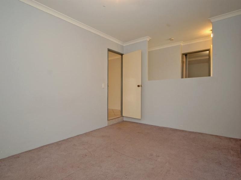 25 Simla Place, Caversham WA 6055