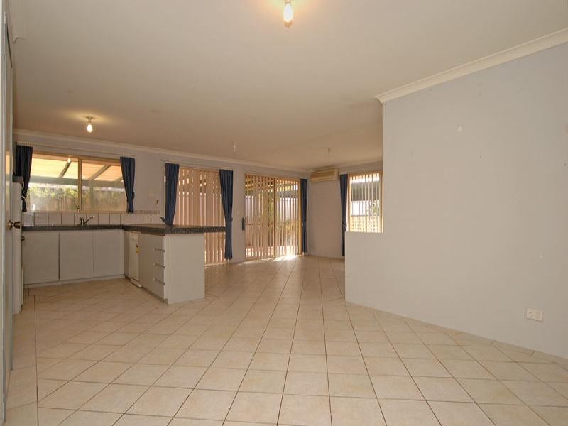 25 Simla Place, Caversham WA 6055