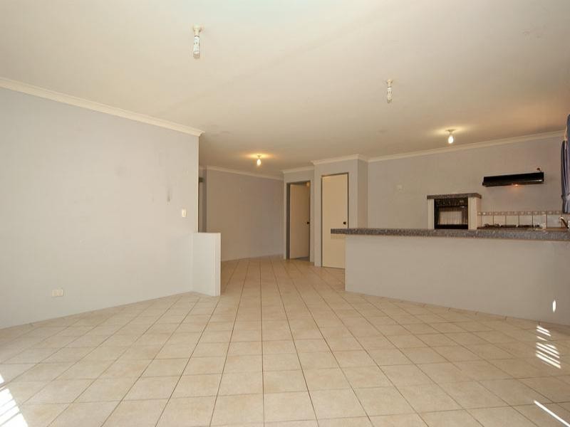 25 Simla Place, Caversham WA 6055
