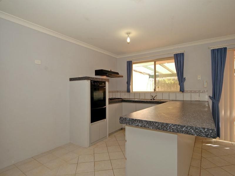 25 Simla Place, Caversham WA 6055