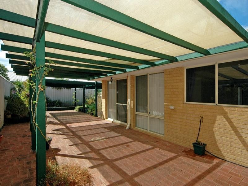 25 Simla Place, Caversham WA 6055