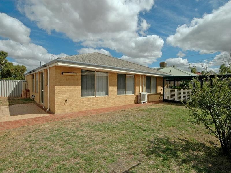 25 Simla Place, Caversham WA 6055