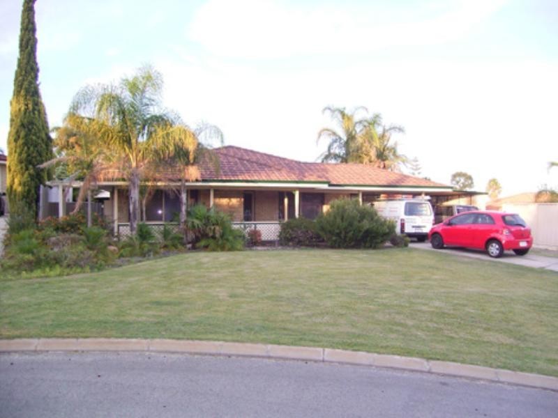 4 Pinedale Gardens, Ballajura WA 6066