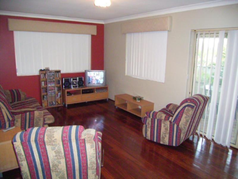 4 Pinedale Gardens, Ballajura WA 6066