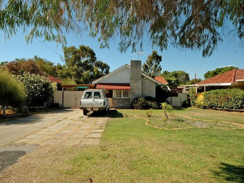 15 Altone Road, Lockridge WA 6054