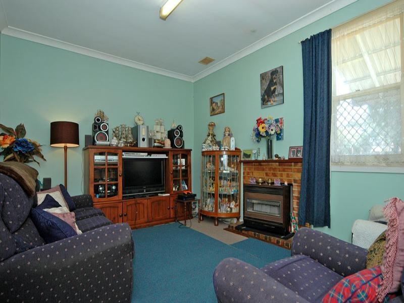 15 Altone Road, Lockridge WA 6054