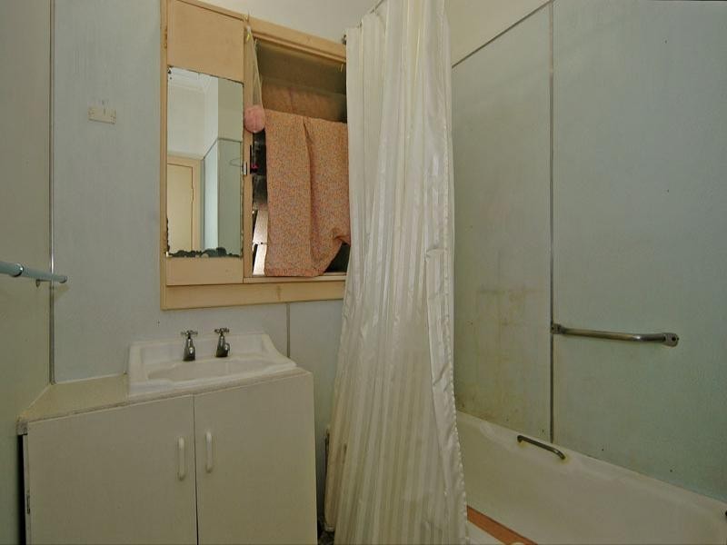 15 Altone Road, Lockridge WA 6054