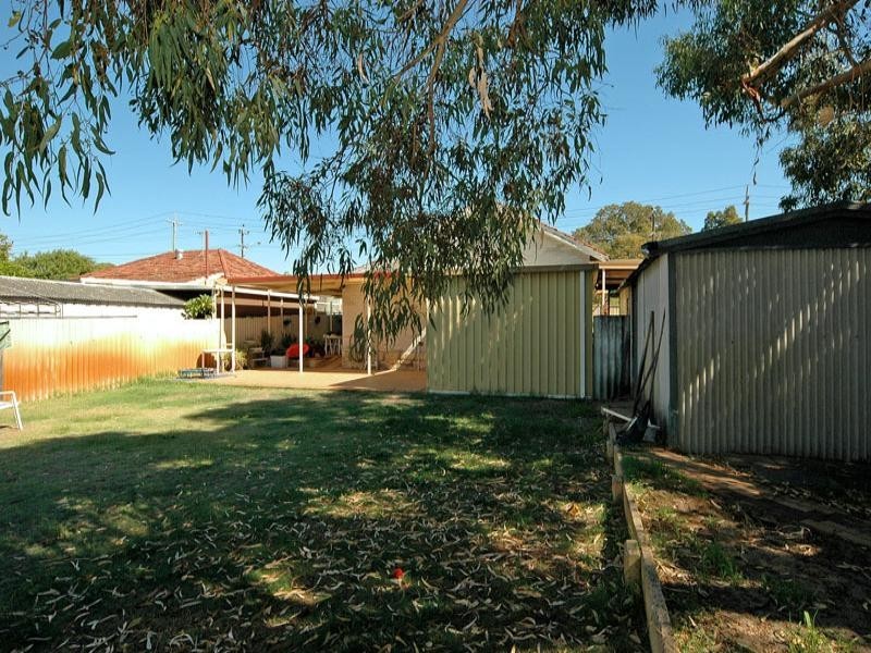 15 Altone Road, Lockridge WA 6054