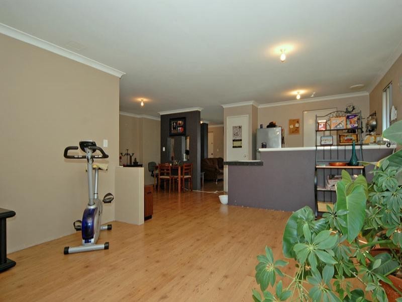 9 Blanc Close, Caversham WA 6055