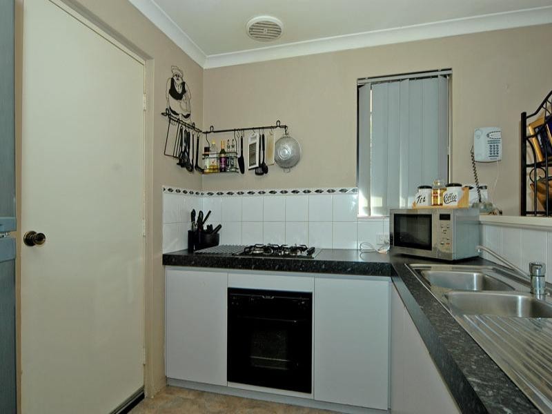 9 Blanc Close, Caversham WA 6055