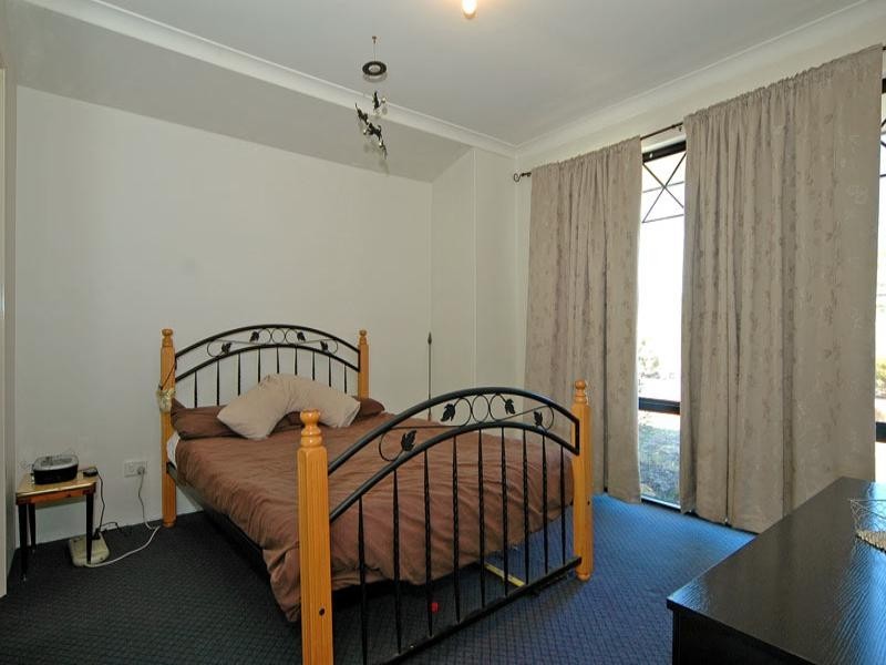 9 Blanc Close, Caversham WA 6055