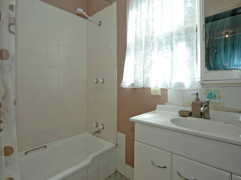 13 Devenish Road, Lockridge WA 6054