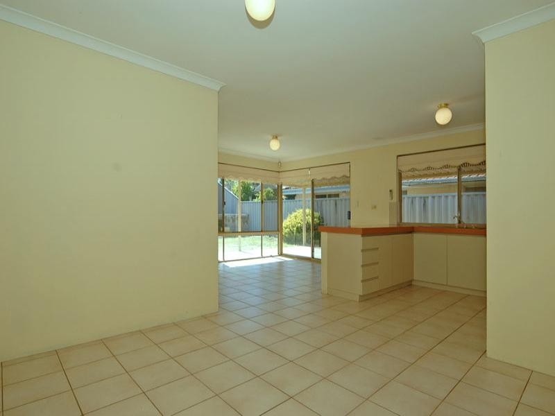 8 Romsey Grove, Kiara WA 6054