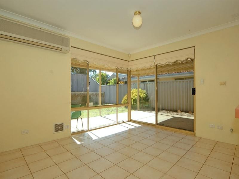 8 Romsey Grove, Kiara WA 6054