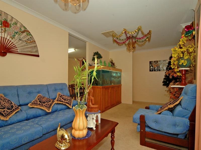 25 Timberlane Cresc, Beechboro WA 6063