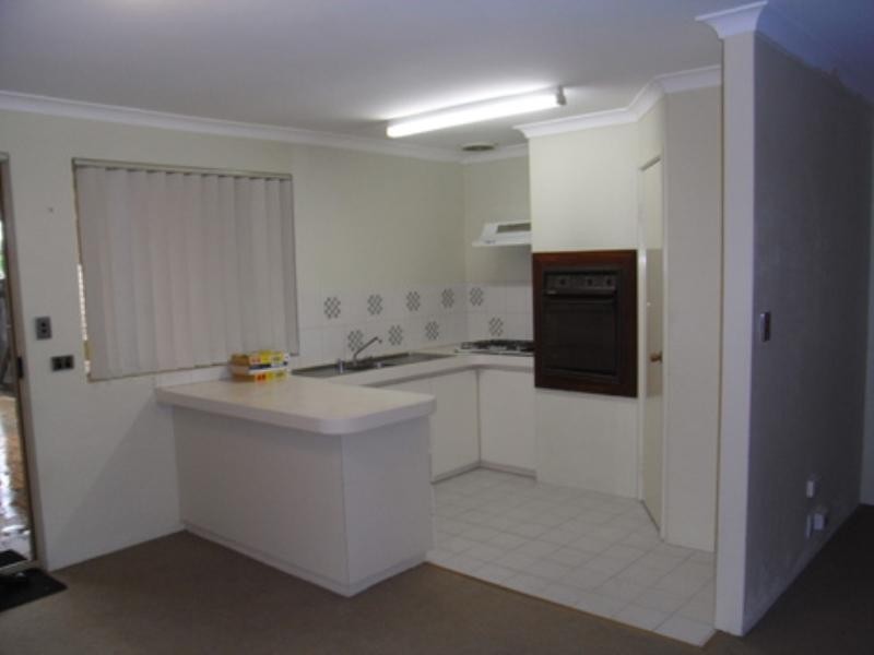 2/355 Light Street, Dianella WA 6059